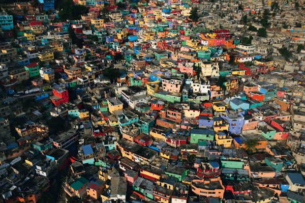 Bidonville, Haïti - Yann Arthus-Bertrand Photographie