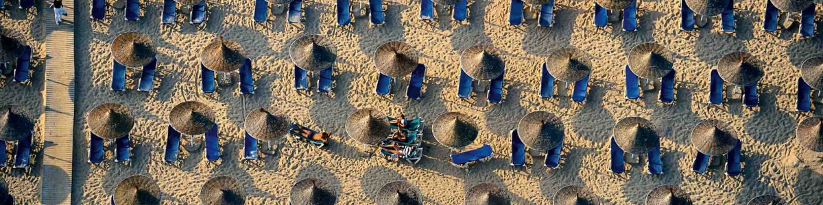 Parasols, Chypre – Yann Arthus-Bertrand Photo