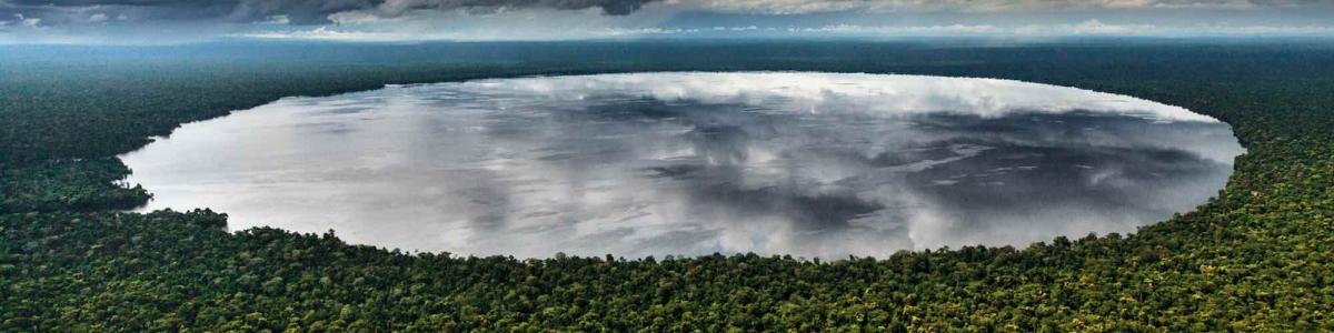 Lac Télé, Congo – Yann Arthus-Bertrand Photo